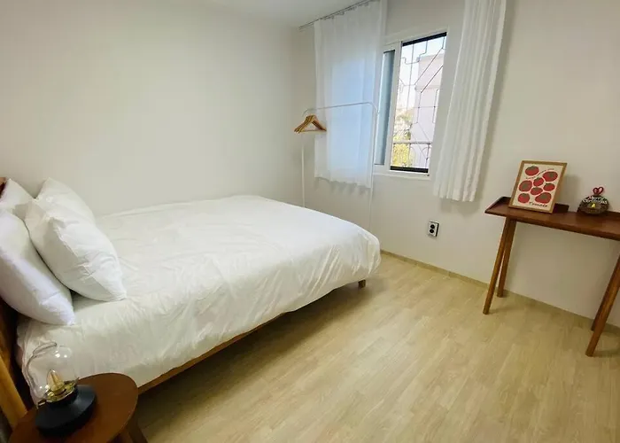 Apartment House Station