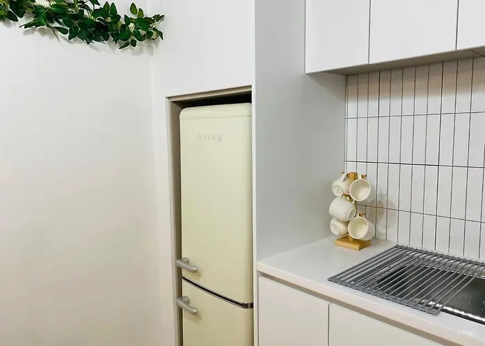 House Station Apartment *